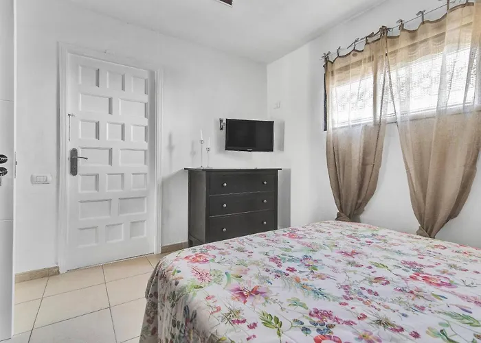 Home2book The Place To Be, Pool&beach Apartment